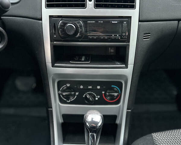 Пежо 307 2007 в Луцке на Automoto.ua Черный Пежо 307, объемом двигателя 1.6 л и пробегом 223 тыс. км за 4900 $, фото 15 на Automoto.ua