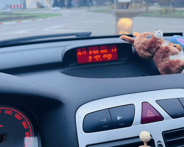 Черный Пежо 307, объемом двигателя 2 л и пробегом 219 тыс. км за 3600 $, фото 12 на Automoto.ua