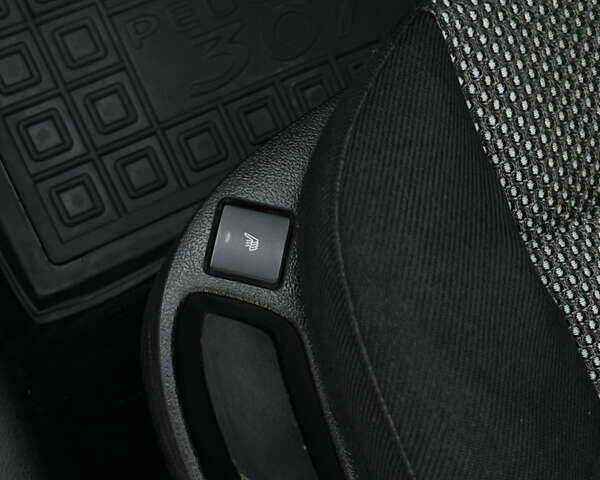 Пежо 307 2007 в Луцке на Automoto.ua Черный Пежо 307, объемом двигателя 1.6 л и пробегом 223 тыс. км за 4900 $, фото 23 на Automoto.ua