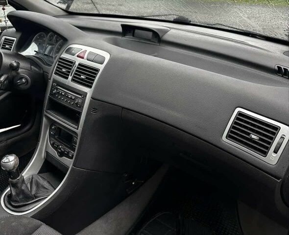 Черный Пежо 307, объемом двигателя 0 л и пробегом 300 тыс. км за 1500 $, фото 14 на Automoto.ua