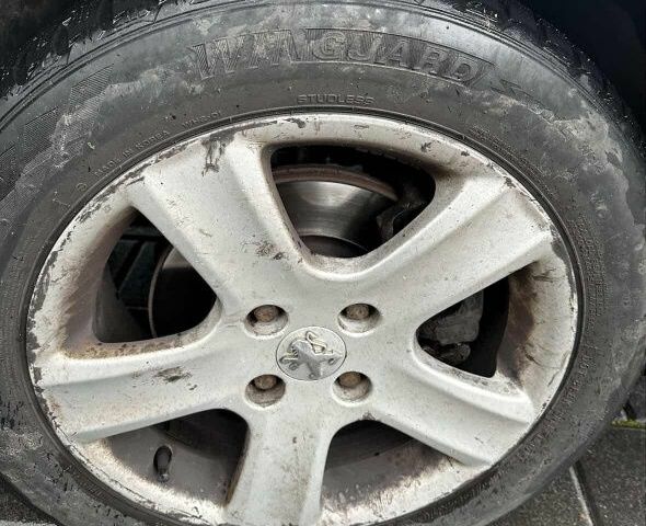 Черный Пежо 307, объемом двигателя 0 л и пробегом 300 тыс. км за 1500 $, фото 7 на Automoto.ua