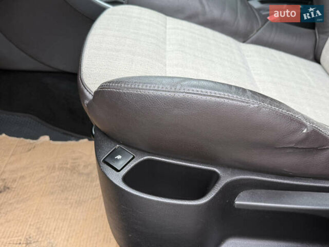 Чорний Пежо 307, об'ємом двигуна 1.6 л та пробігом 256 тис. км за 4700 $, фото 25 на Automoto.ua