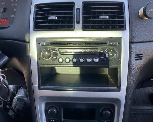 Чорний Пежо 307, об'ємом двигуна 2 л та пробігом 269 тис. км за 4500 $, фото 7 на Automoto.ua