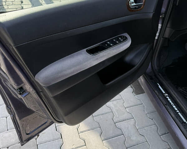Фіолетовий Пежо 307, об'ємом двигуна 2 л та пробігом 262 тис. км за 3600 $, фото 7 на Automoto.ua