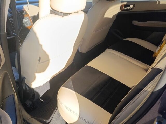 Фиолетовый Пежо 307, объемом двигателя 2 л и пробегом 250 тыс. км за 3499 $, фото 8 на Automoto.ua