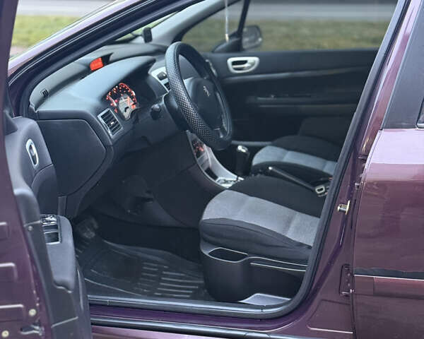 Фіолетовий Пежо 307, об'ємом двигуна 1.59 л та пробігом 183 тис. км за 4500 $, фото 9 на Automoto.ua