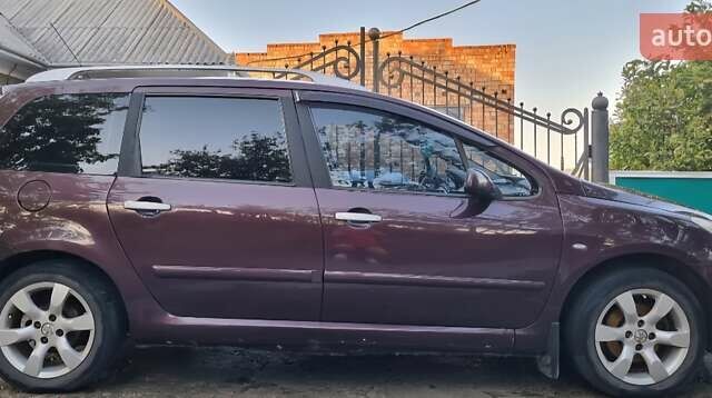 Пежо 307 2006 в Черновцах на Automoto.ua Фиолетовый Пежо 307, объемом двигателя 2 л и пробегом 255 тыс. км за 4700 $, фото 1 на Automoto.ua