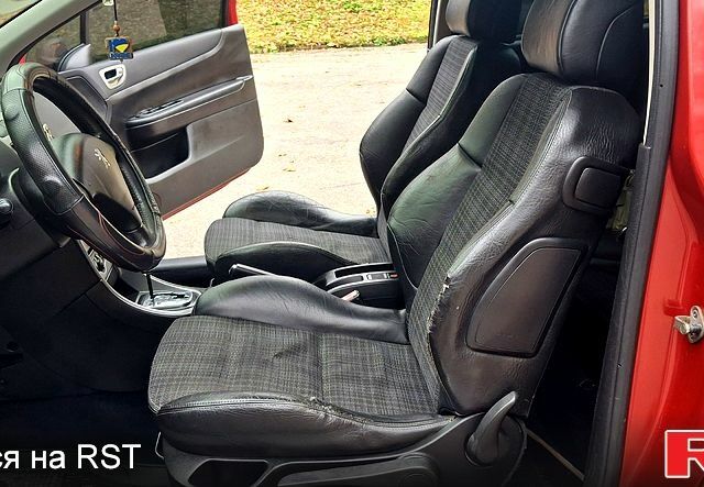 Червоний Пежо 307, об'ємом двигуна 2 л та пробігом 199 тис. км за 3900 $, фото 6 на Automoto.ua