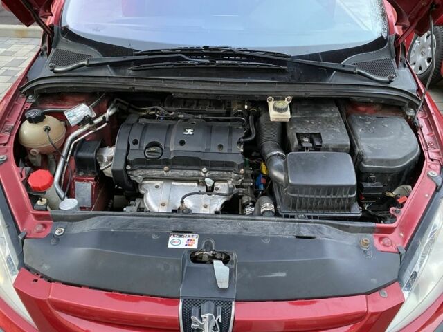 Красный Пежо 307, объемом двигателя 1.6 л и пробегом 140 тыс. км за 3700 $, фото 3 на Automoto.ua