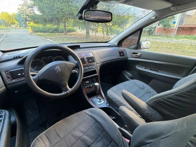 Червоний Пежо 307, об'ємом двигуна 1.6 л та пробігом 210 тис. км за 4200 $, фото 4 на Automoto.ua