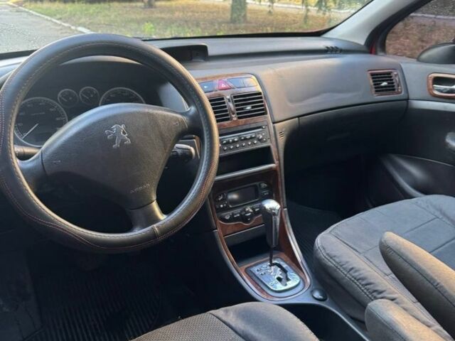 Червоний Пежо 307, об'ємом двигуна 1.6 л та пробігом 210 тис. км за 4200 $, фото 3 на Automoto.ua