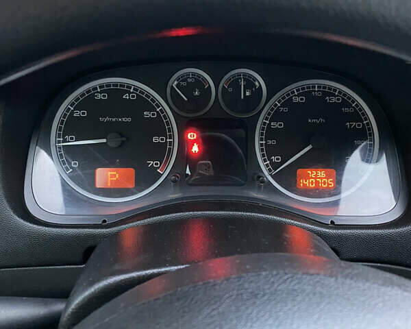 Червоний Пежо 307, об'ємом двигуна 1.59 л та пробігом 140 тис. км за 3700 $, фото 9 на Automoto.ua