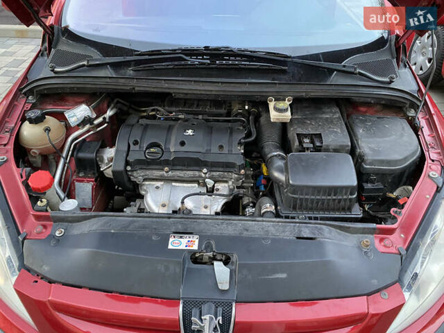 Червоний Пежо 307, об'ємом двигуна 1.59 л та пробігом 140 тис. км за 3700 $, фото 7 на Automoto.ua