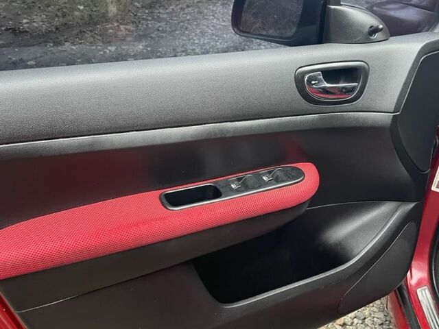 Червоний Пежо 307, об'ємом двигуна 1.4 л та пробігом 199 тис. км за 2900 $, фото 14 на Automoto.ua