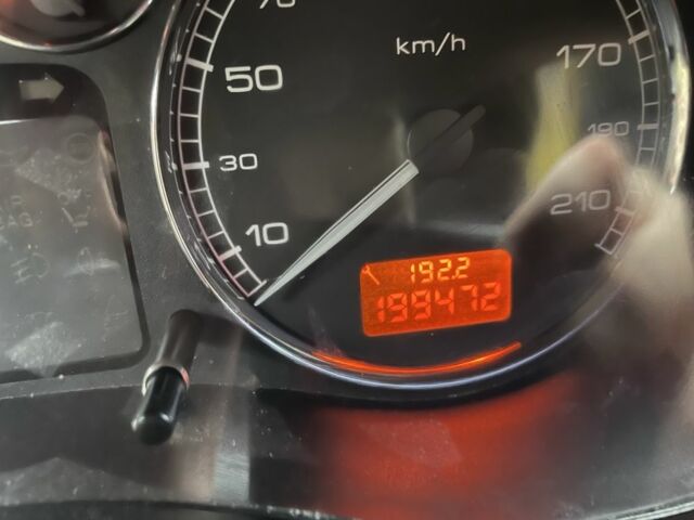 Червоний Пежо 307, об'ємом двигуна 1.4 л та пробігом 199 тис. км за 2900 $, фото 15 на Automoto.ua