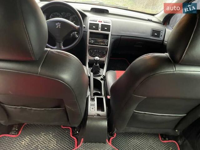 Красный Пежо 307, объемом двигателя 1.4 л и пробегом 199 тыс. км за 2900 $, фото 13 на Automoto.ua