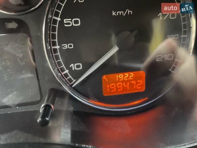 Красный Пежо 307, объемом двигателя 1.4 л и пробегом 199 тыс. км за 2900 $, фото 5 на Automoto.ua