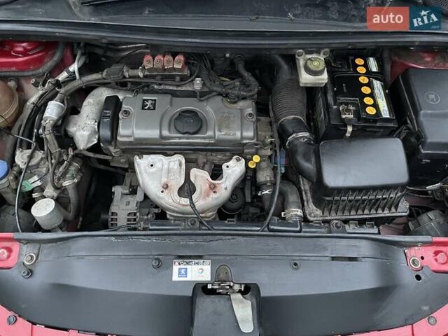 Красный Пежо 307, объемом двигателя 1.4 л и пробегом 199 тыс. км за 2900 $, фото 8 на Automoto.ua