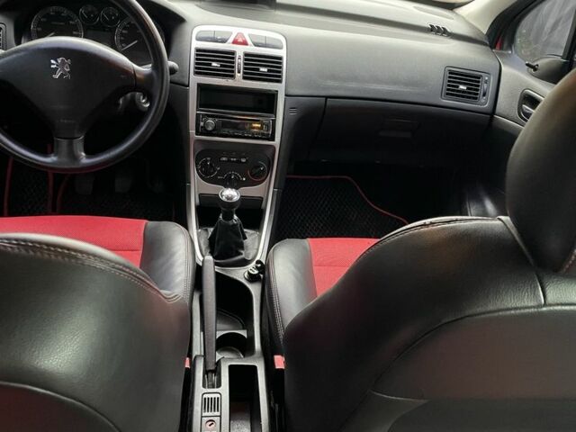 Червоний Пежо 307, об'ємом двигуна 1.4 л та пробігом 199 тис. км за 2900 $, фото 8 на Automoto.ua