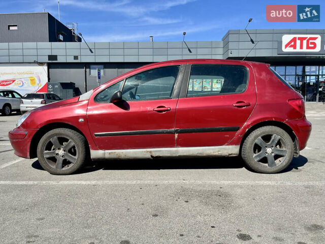 Красный Пежо 307, объемом двигателя 1.36 л и пробегом 180 тыс. км за 1999 $, фото 3 на Automoto.ua