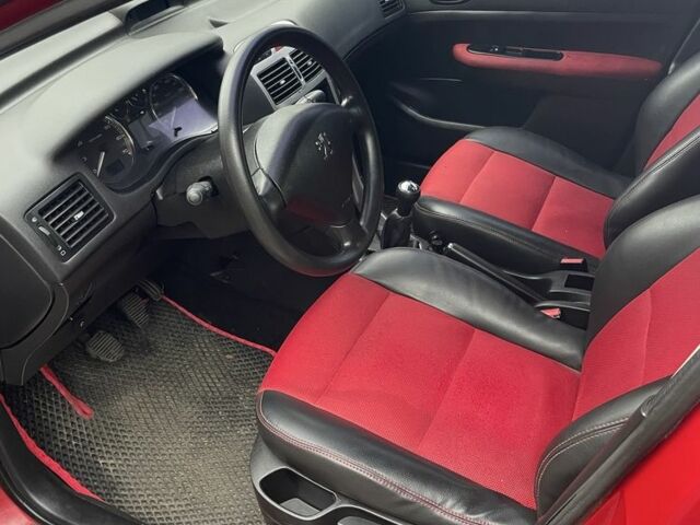 Червоний Пежо 307, об'ємом двигуна 1.4 л та пробігом 199 тис. км за 2900 $, фото 13 на Automoto.ua