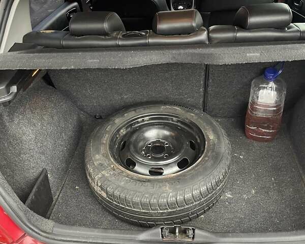 Красный Пежо 307, объемом двигателя 1.4 л и пробегом 199 тыс. км за 2900 $, фото 7 на Automoto.ua