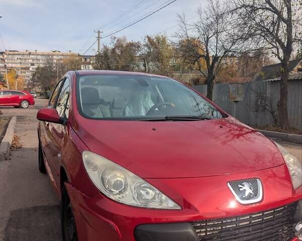 Червоний Пежо 307, об'ємом двигуна 2 л та пробігом 110 тис. км за 4200 $, фото 4 на Automoto.ua