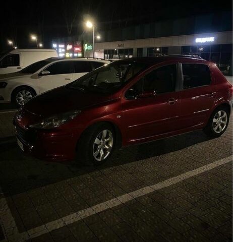 Червоний Пежо 307, об'ємом двигуна 2 л та пробігом 220 тис. км за 1350 $, фото 4 на Automoto.ua