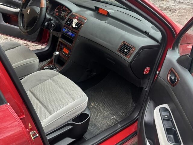 Красный Пежо 307, объемом двигателя 2 л и пробегом 111 тыс. км за 3200 $, фото 18 на Automoto.ua