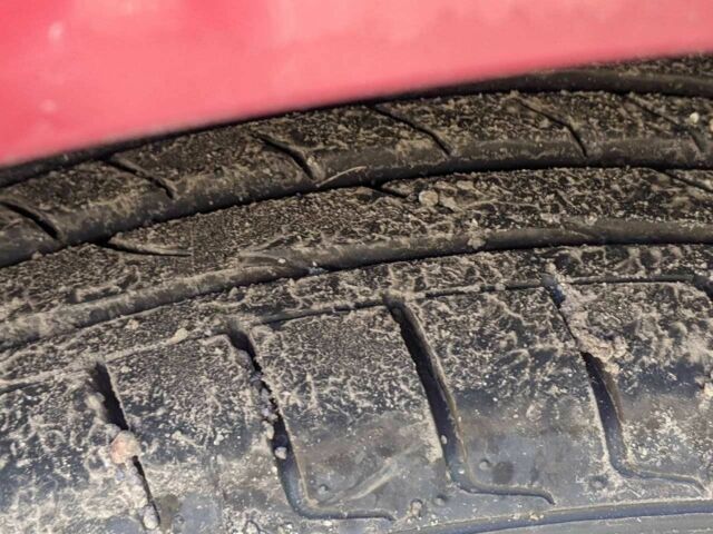 Красный Пежо 307, объемом двигателя 1.4 л и пробегом 277 тыс. км за 3000 $, фото 4 на Automoto.ua