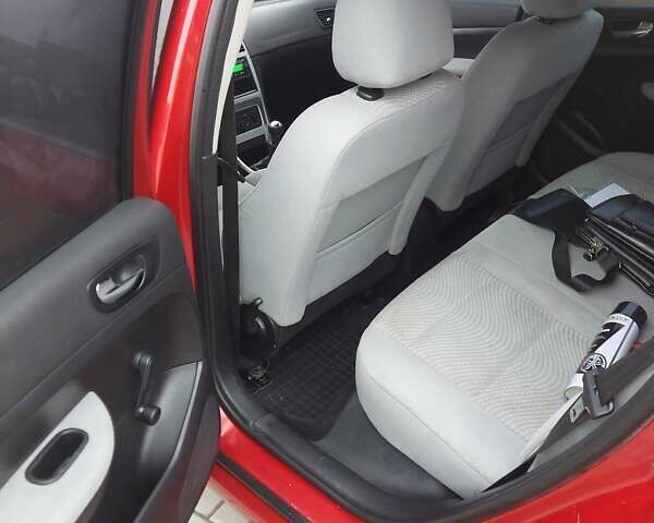 Червоний Пежо 307, об'ємом двигуна 1.4 л та пробігом 184 тис. км за 3350 $, фото 9 на Automoto.ua