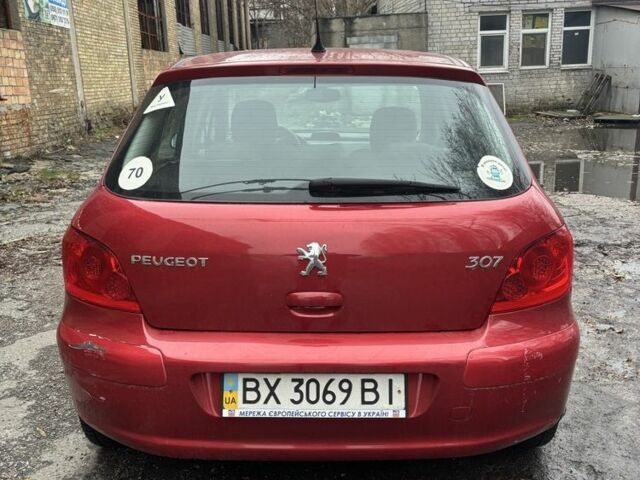 Красный Пежо 307, объемом двигателя 2 л и пробегом 111 тыс. км за 3200 $, фото 3 на Automoto.ua