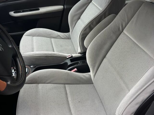 Красный Пежо 307, объемом двигателя 2 л и пробегом 111 тыс. км за 3200 $, фото 12 на Automoto.ua