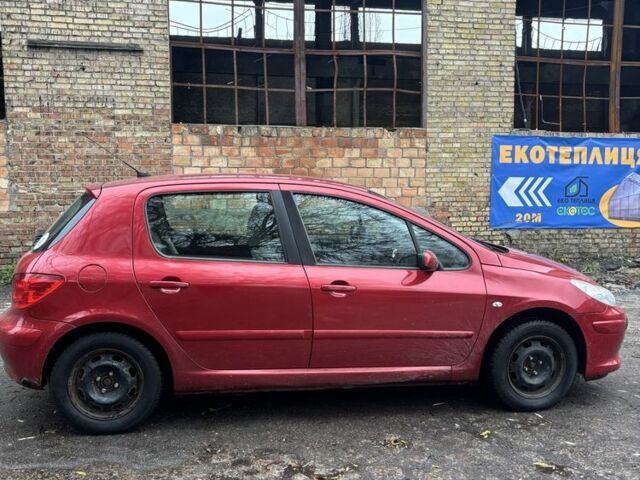 Красный Пежо 307, объемом двигателя 2 л и пробегом 111 тыс. км за 3200 $, фото 5 на Automoto.ua