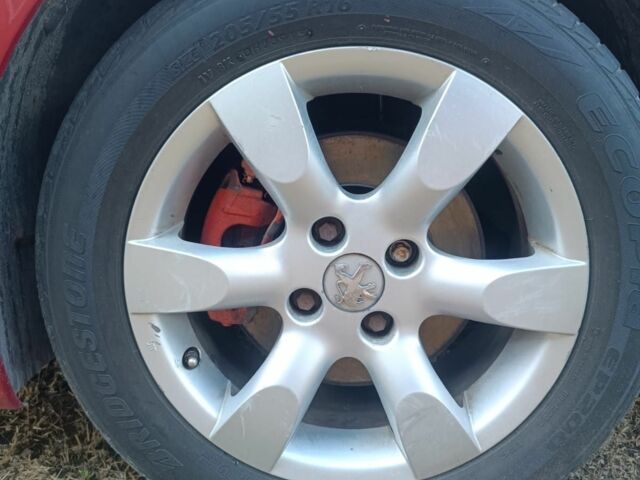 Красный Пежо 307, объемом двигателя 2 л и пробегом 159 тыс. км за 5000 $, фото 11 на Automoto.ua