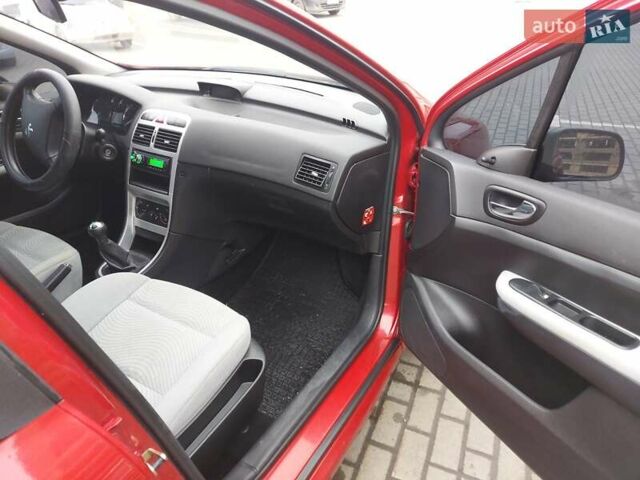 Червоний Пежо 307, об'ємом двигуна 1.4 л та пробігом 184 тис. км за 3350 $, фото 12 на Automoto.ua