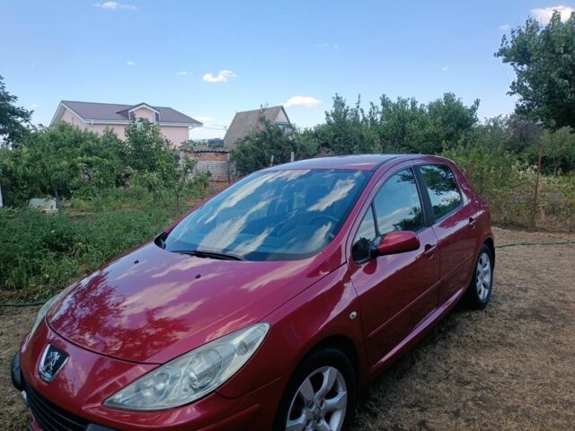 Красный Пежо 307, объемом двигателя 2 л и пробегом 159 тыс. км за 5000 $, фото 2 на Automoto.ua