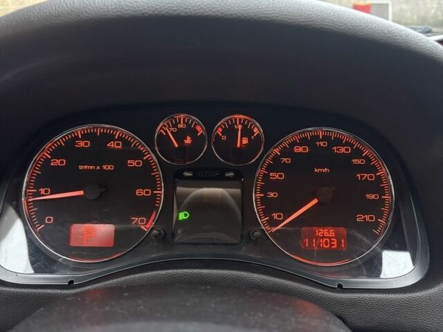 Красный Пежо 307, объемом двигателя 2 л и пробегом 111 тыс. км за 3200 $, фото 14 на Automoto.ua