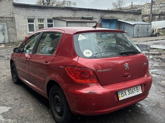 Красный Пежо 307, объемом двигателя 2 л и пробегом 111 тыс. км за 3200 $, фото 2 на Automoto.ua
