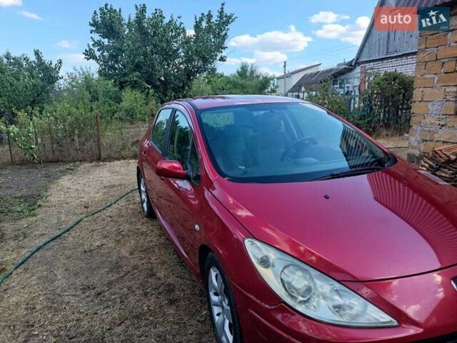 Красный Пежо 307, объемом двигателя 2 л и пробегом 159 тыс. км за 6000 $, фото 3 на Automoto.ua