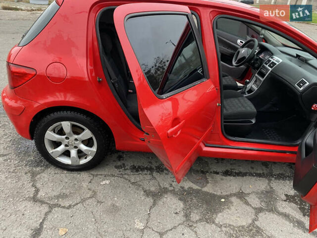 Червоний Пежо 307, об'ємом двигуна 2 л та пробігом 350 тис. км за 3250 $, фото 6 на Automoto.ua