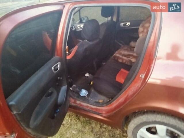 Червоний Пежо 307, об'ємом двигуна 2.02 л та пробігом 270 тис. км за 3450 $, фото 3 на Automoto.ua