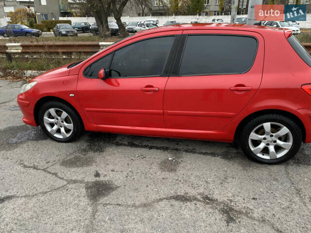 Червоний Пежо 307, об'ємом двигуна 2 л та пробігом 350 тис. км за 3250 $, фото 2 на Automoto.ua