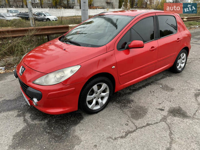 Червоний Пежо 307, об'ємом двигуна 2 л та пробігом 350 тис. км за 3250 $, фото 1 на Automoto.ua