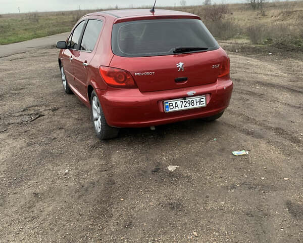 Красный Пежо 307, объемом двигателя 2 л и пробегом 204 тыс. км за 4200 $, фото 2 на Automoto.ua