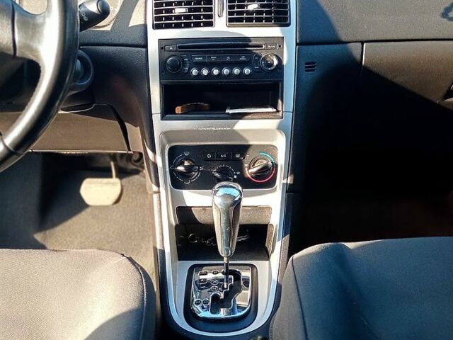 Червоний Пежо 307, об'ємом двигуна 1.6 л та пробігом 105 тис. км за 5000 $, фото 12 на Automoto.ua