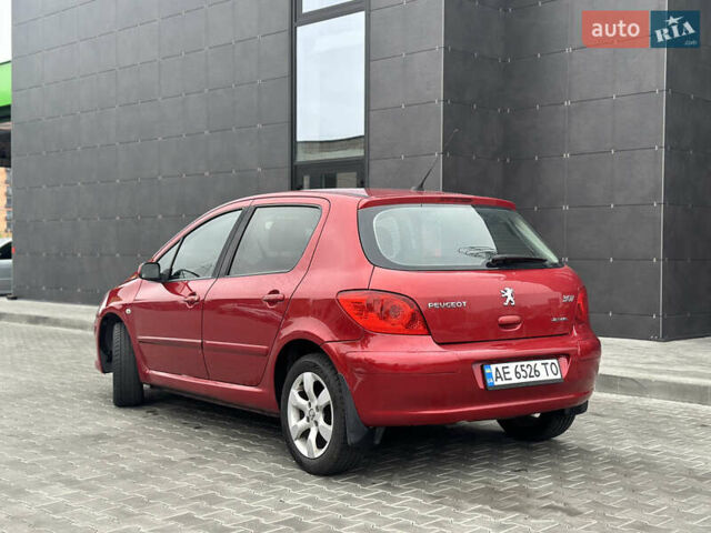 Красный Пежо 307, объемом двигателя 2 л и пробегом 189 тыс. км за 4500 $, фото 4 на Automoto.ua
