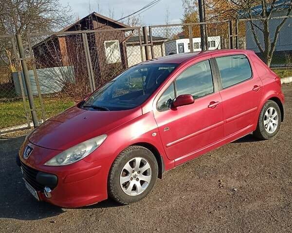 Червоний Пежо 307, об'ємом двигуна 1.59 л та пробігом 105 тис. км за 5000 $, фото 1 на Automoto.ua