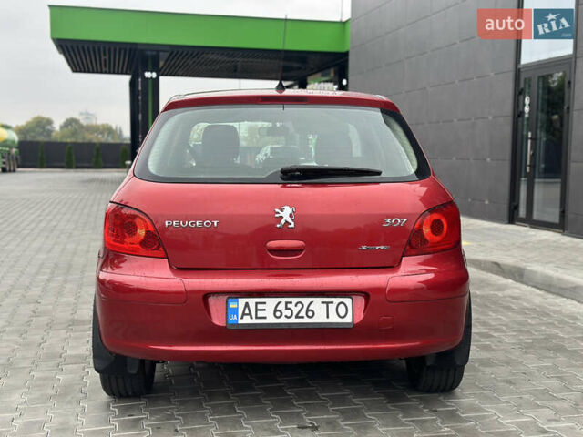 Красный Пежо 307, объемом двигателя 2 л и пробегом 189 тыс. км за 4500 $, фото 6 на Automoto.ua