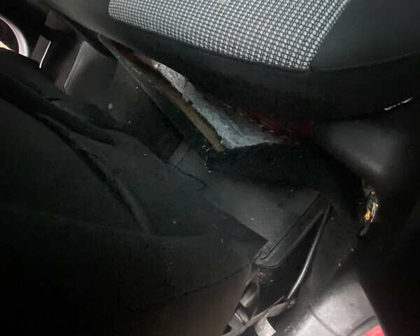 Червоний Пежо 307, об'ємом двигуна 1.59 л та пробігом 136 тис. км за 3500 $, фото 3 на Automoto.ua